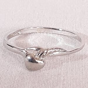 18K Rolled Gold Plated Ring Dainty Heart Design Simple Band Elegant Delicate